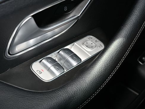 Used 2024 Mercedes-Benz GLE 450e 4MATIC image 25