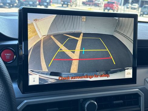 Used 2025 Toyota Tacoma TRD Off-Road image 17