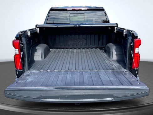 Used 2021 Chevrolet Silverado 1500 High Country w/ Technology Package AWD/4WD image 5