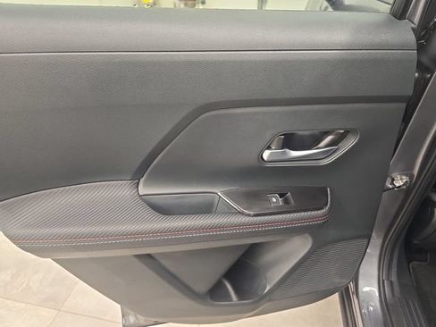 Used 2025 Nissan Kicks SR AWD/4WD image 17