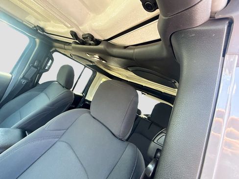 Certified 2023 Jeep Wrangler Unlimited AWD/4WD image 20