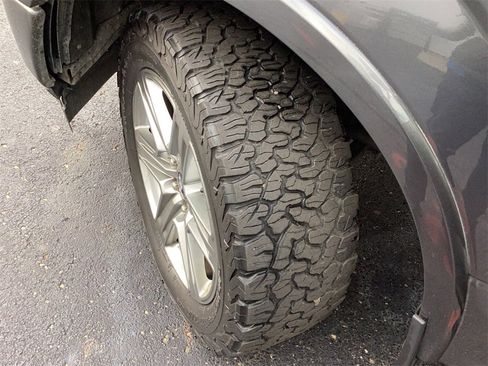 Used 2018 Ford F150 Lariat w/ Equipment Group 502A Luxury image 27