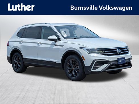 Certified 2022 Volkswagen Tiguan SE AWD/4WD image 1