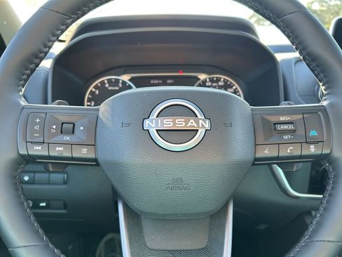 Certified 2025 Nissan Rogue SV image 25