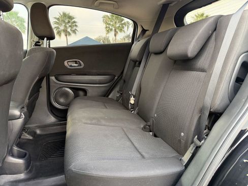 Used 2017 Honda HR-V EX image 4