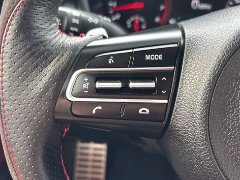 Used 2018 Kia Stinger GT2 AWD/4WD image 21
