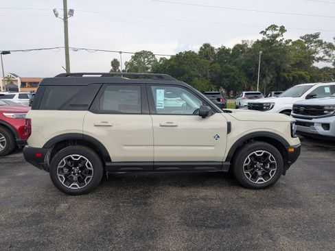Used 2025 Ford Bronco Sport Outer Banks w/ Outer Banks Tech Package+ AWD/4WD image 3