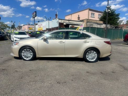 Used 2015 Lexus ES 350 F Sport w/ Luxury Package FWD image 4