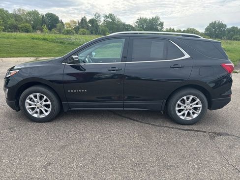 Used 2019 Chevrolet Equinox LT w/ Sun & Navigation Package AWD/4WD image 4