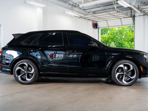 Used 2022 Bentley Bentayga AWD/4WD image 11