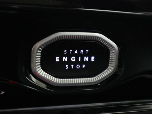 New 2026 Jeep Grand Cherokee Altitude AWD/4WD image 32