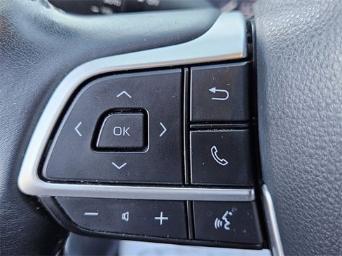 Used 2022 Toyota Highlander XLE image 24