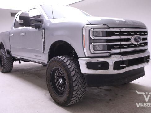 Used 2023 Ford F250 Lariat w/ Chrome Package image 6