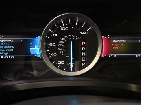 Used 2015 Ford Explorer XLT w/ Equipment Group 202B image 28