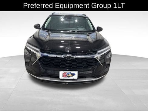 Used 2024 Chevrolet Trax LT w/ Driver Confidence Package FWD image 2