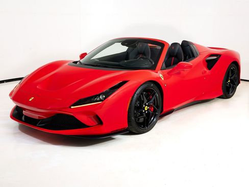 Certified 2021 Ferrari F8 Tributo image 6