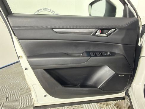 Used 2019 MAZDA CX-5 Touring image 11