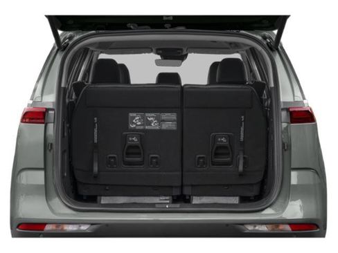 Used 2023 Kia Carnival EX FWD image 14