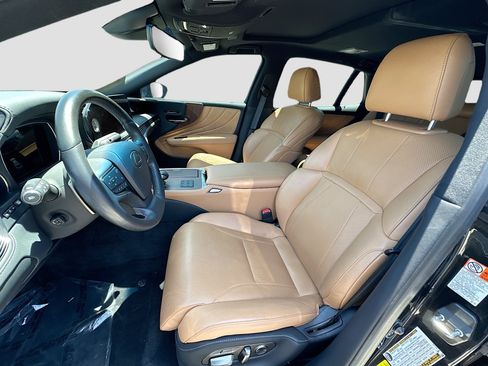 Used 2023 Lexus LS 500 RWD image 9