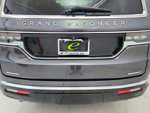 Used 2022 Jeep Grand Wagoneer Series II w/ Convenience Group III image 11
