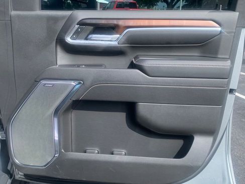 Used 2024 GMC Sierra 2500 Denali w/ Denali Reserve Package image 9