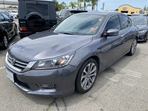 Used 2014 Honda Accord Sport image 2