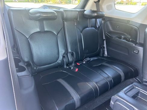 Used 2024 Honda Pilot Touring image 9