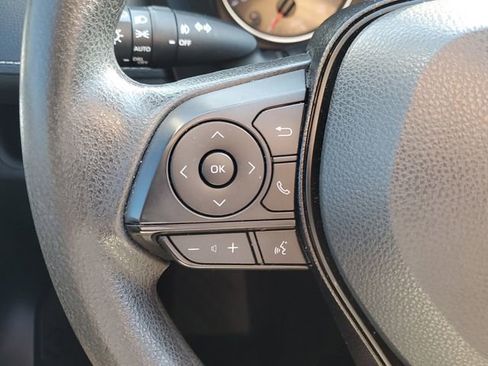 Used 2020 Toyota RAV4 XLE image 22