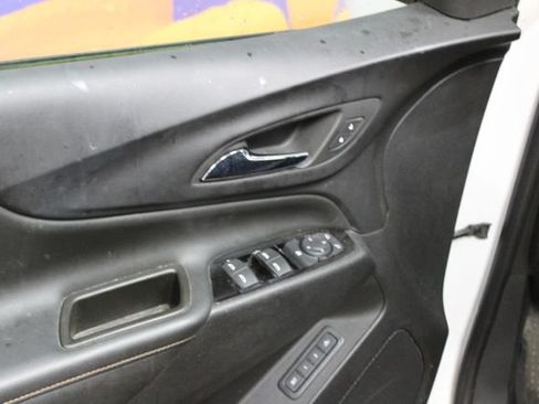 Used 2023 Chevrolet Equinox Premier AWD/4WD image 13
