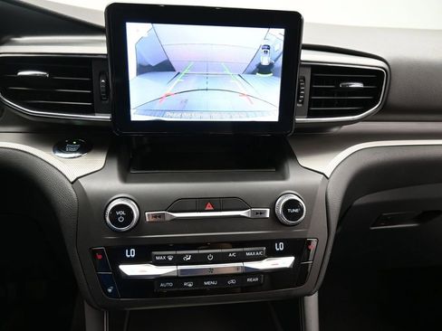 Certified 2020 Ford Explorer XLT w/ Equipment Group 202A image 15