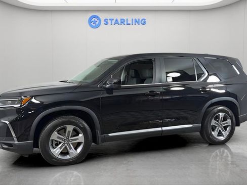 Used 2025 Honda Pilot EX-L image 3