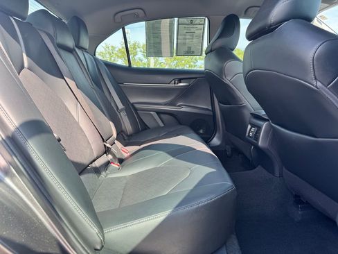 Used 2022 Toyota Camry XSE FWD image 14