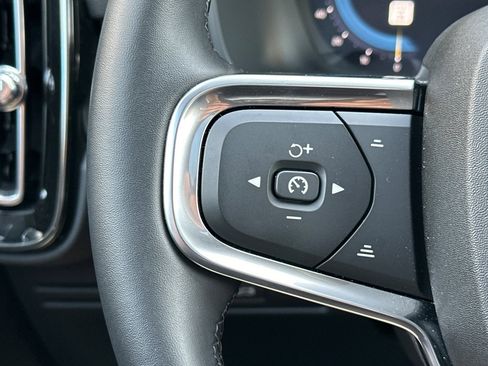 New 2025 Volvo XC40 B5 Plus w/ Climate Package image 28