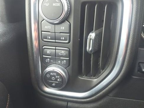 Used 2021 GMC Sierra 2500 AT4 image 32