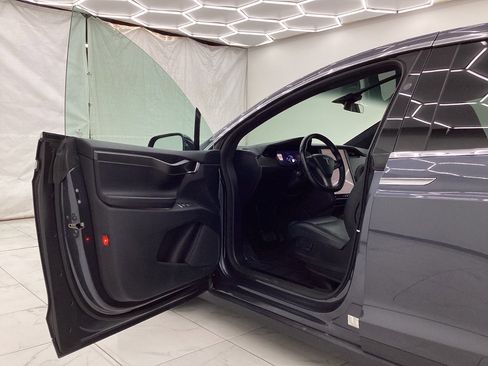 Used 2018 Tesla Model X 100D AWD/4WD image 22