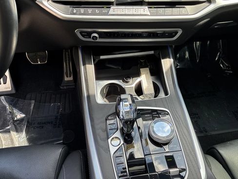 Used 2022 BMW X7 M50i w/ Dynamic Handling Package AWD/4WD image 16