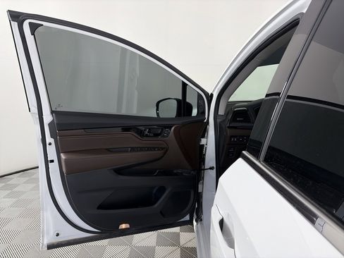 Used 2025 Honda Odyssey Elite image 10