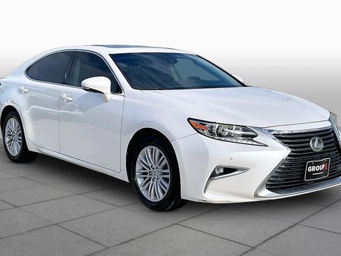 Used 2016 Lexus ES 350 w/ Premium Package w/Wood Trim FWD image 3