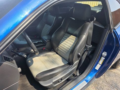 Used 2010 Dodge Challenger R/T image 12