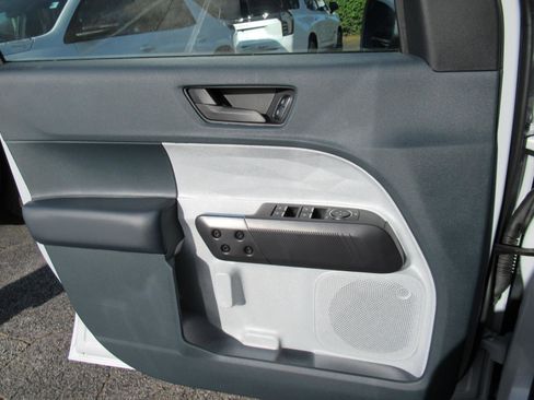 Used 2025 Ford Maverick XLT w/ Equipment Group 301A image 21