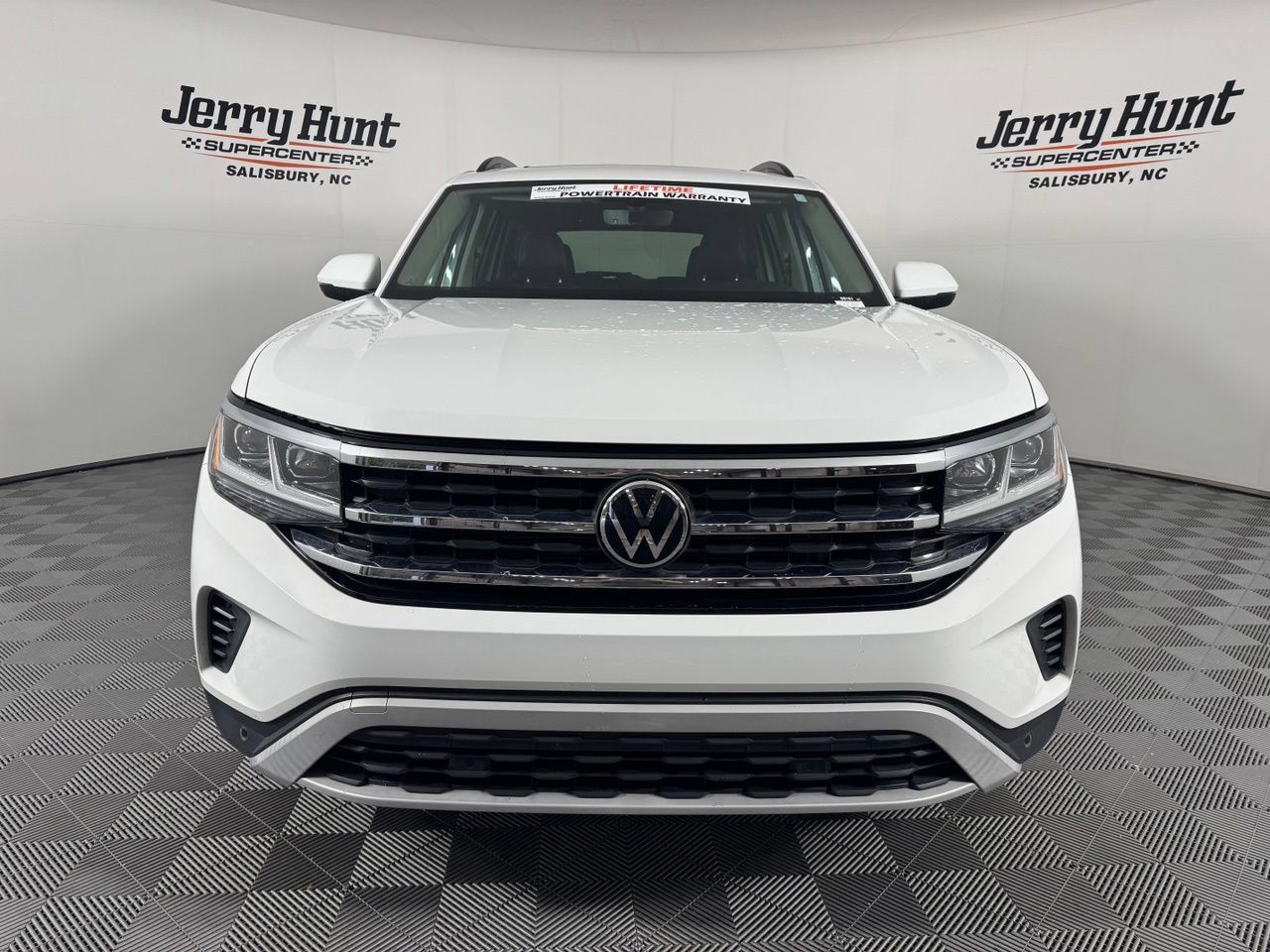 Used 2023 Volkswagen Atlas SE w/ Panoramic Sunroof Package FWD image 4