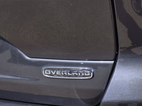 Used 2022 Jeep Grand Cherokee Overland RWD image 9