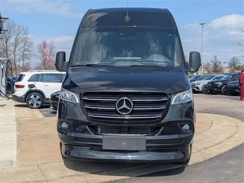 Used 2024 Mercedes-Benz Sprinter 3500 image 4