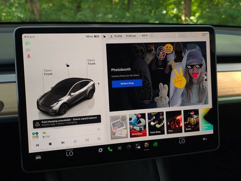 Used 2025 Tesla Model Y Long Range RWD image 50