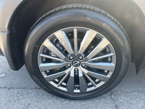 Used 2025 Nissan Pathfinder SL w/ SL Premium Package image 8