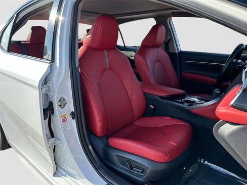 Used 2019 Toyota Camry XSE image 25