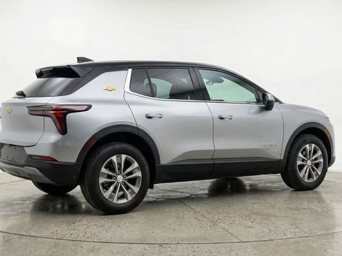 Used 2025 Chevrolet Equinox LT FWD image 9