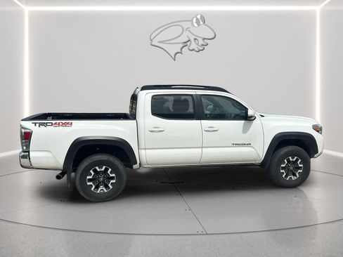 Used 2021 Toyota Tacoma TRD Off-Road AWD/4WD image 11