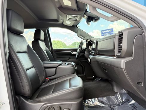 Used 2025 GMC Sierra 1500 SLT AWD/4WD image 32