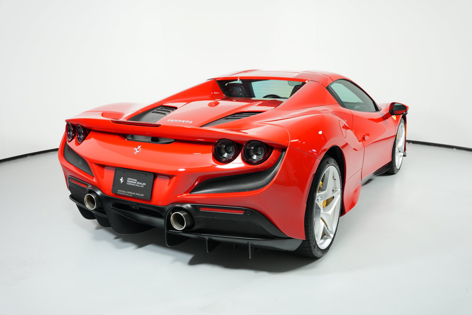 Certified 2022 Ferrari F8 Spider RWD image 15